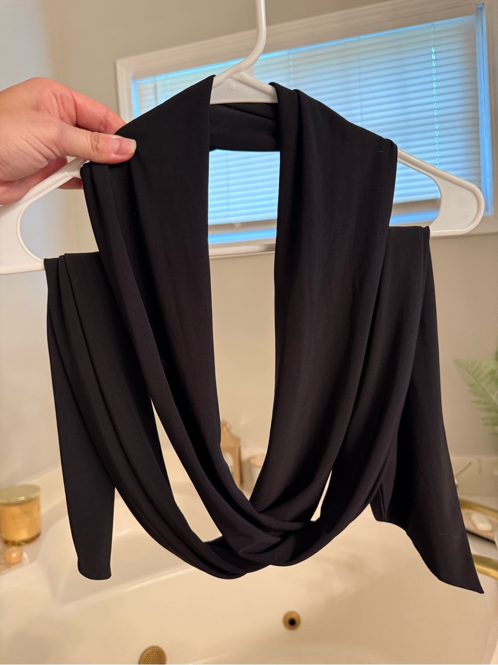 Black Wrap cropped Top